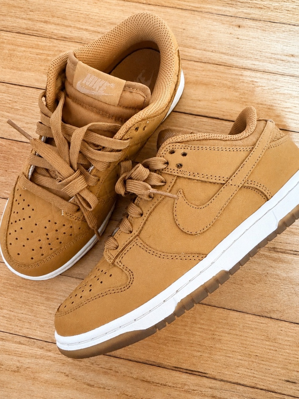 Nike Dunk Low Quilted Wheat Women’s Size 5 Brand New